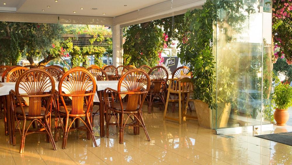 אייה פרסקבי Xenios Loutra Village Beach Hotel מראה חיצוני תמונה