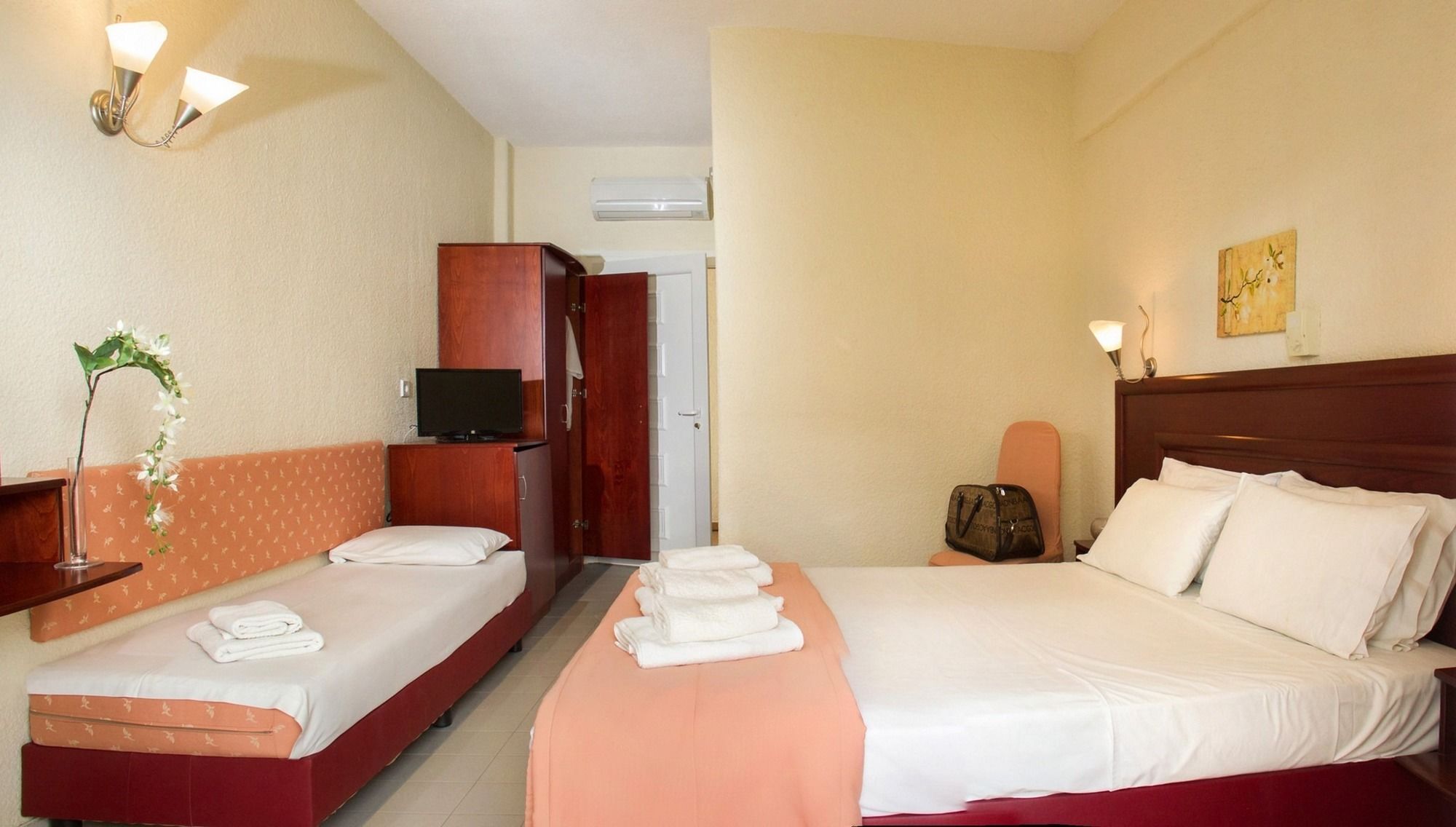 אייה פרסקבי Xenios Loutra Village Beach Hotel מראה חיצוני תמונה